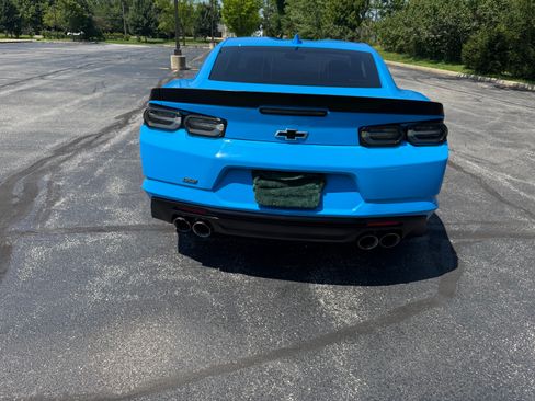 Used 2022 Chevrolet Camaro SS RWD image 6