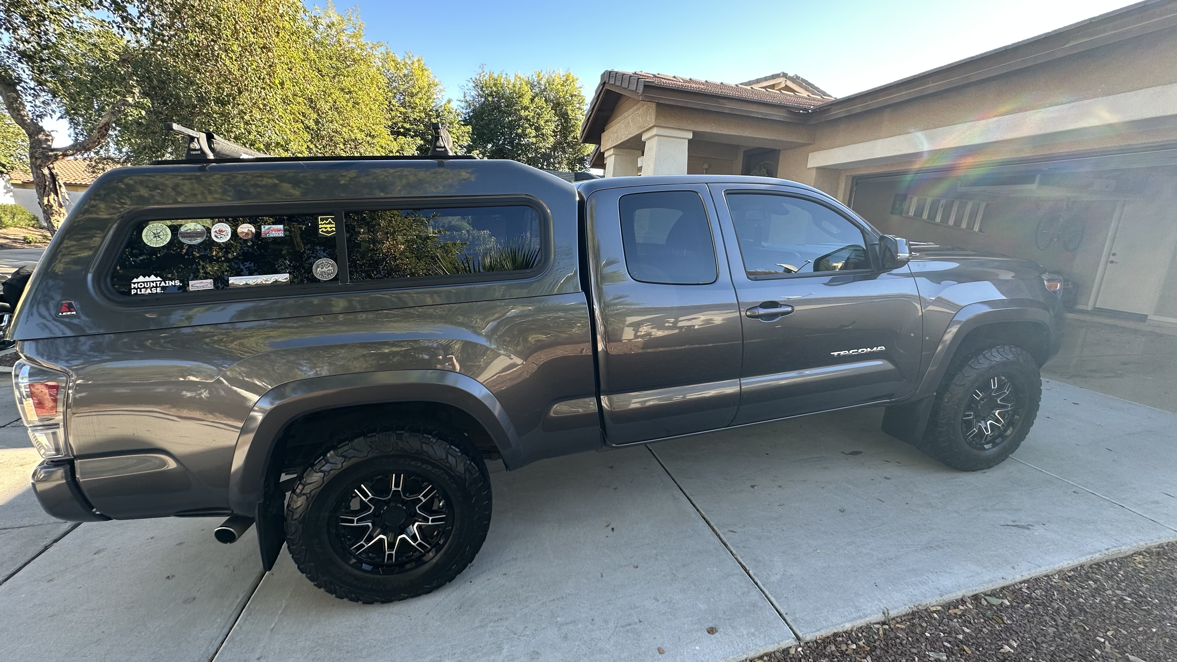 Used 2020 Toyota Tacoma TRD Sport AWD/4WD image 12