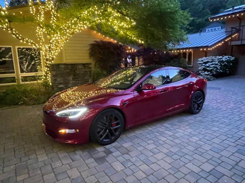 Used 2023 Tesla Model S Plaid AWD/4WD image 3