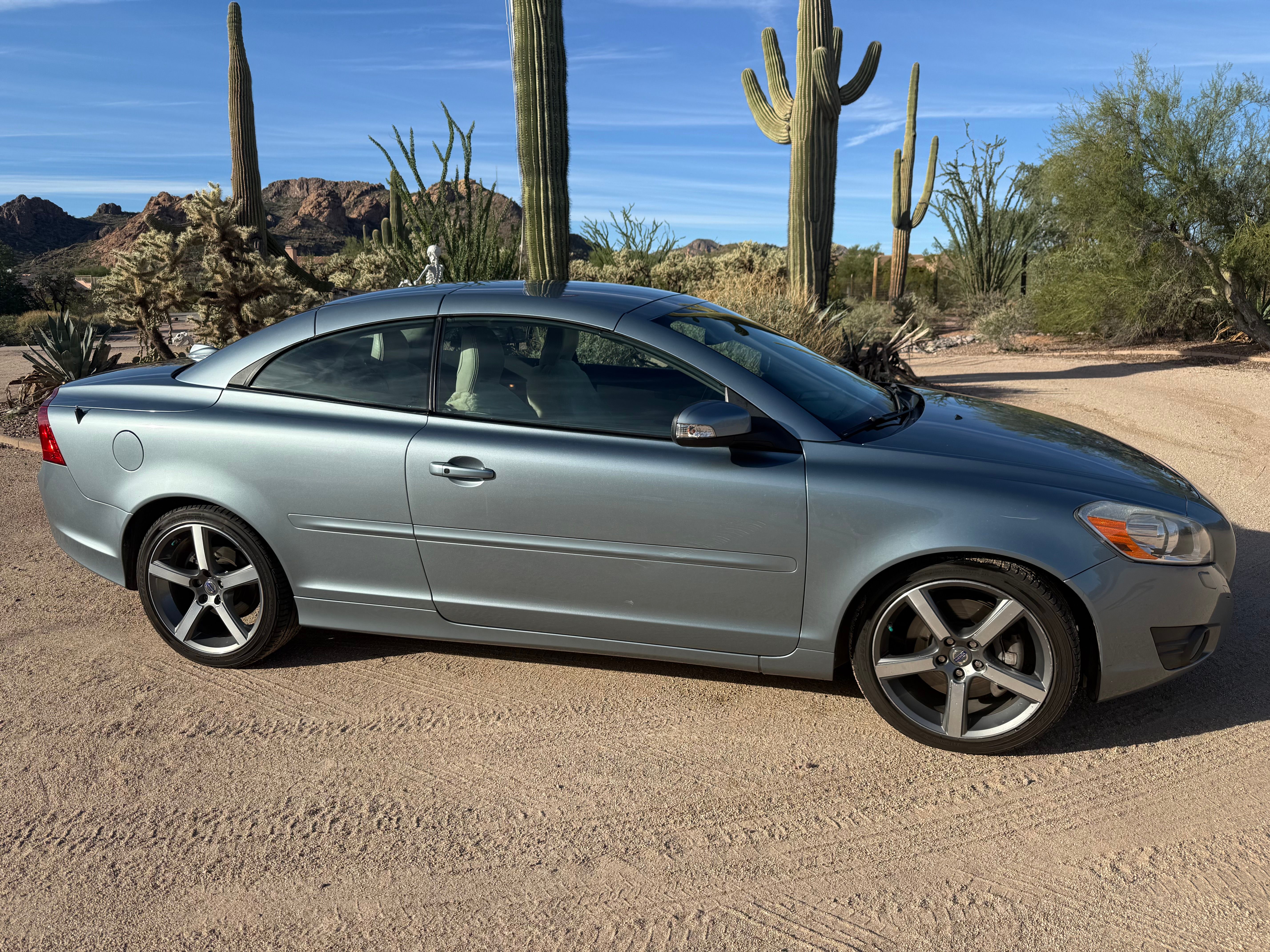 Used 2011 Volvo C70 T5 w/ Multimedia Pkg FWD image 8