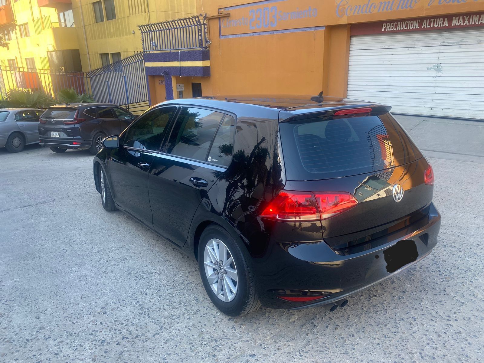 Used 2015 Volkswagen Golf S FWD image 6