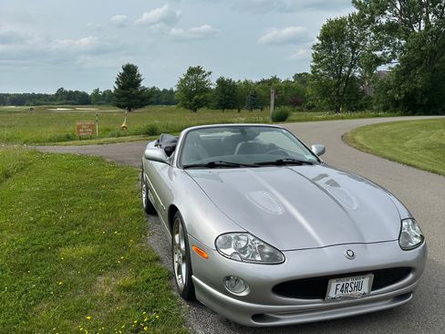 Used 2001 Jaguar XKR Convertible RWD image 6
