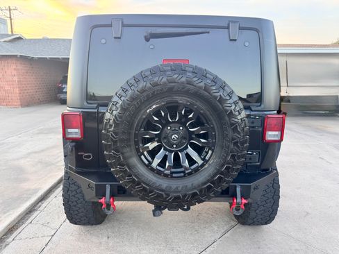 Used 2016 Jeep Wrangler Unlimited Rubicon w/ Max Tow Package AWD/4WD image 15