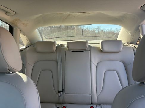 Used 2010 Audi A4 2.0T Premium image 12