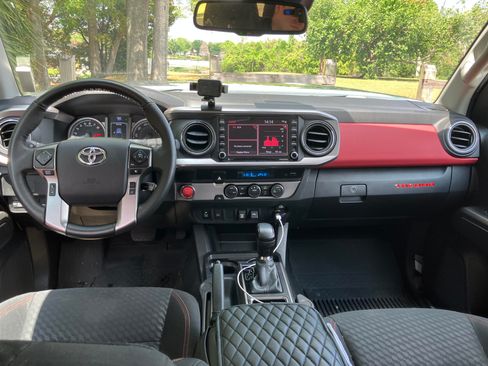 Used 2023 Toyota Tacoma SR5 w/ Technology Package image 2