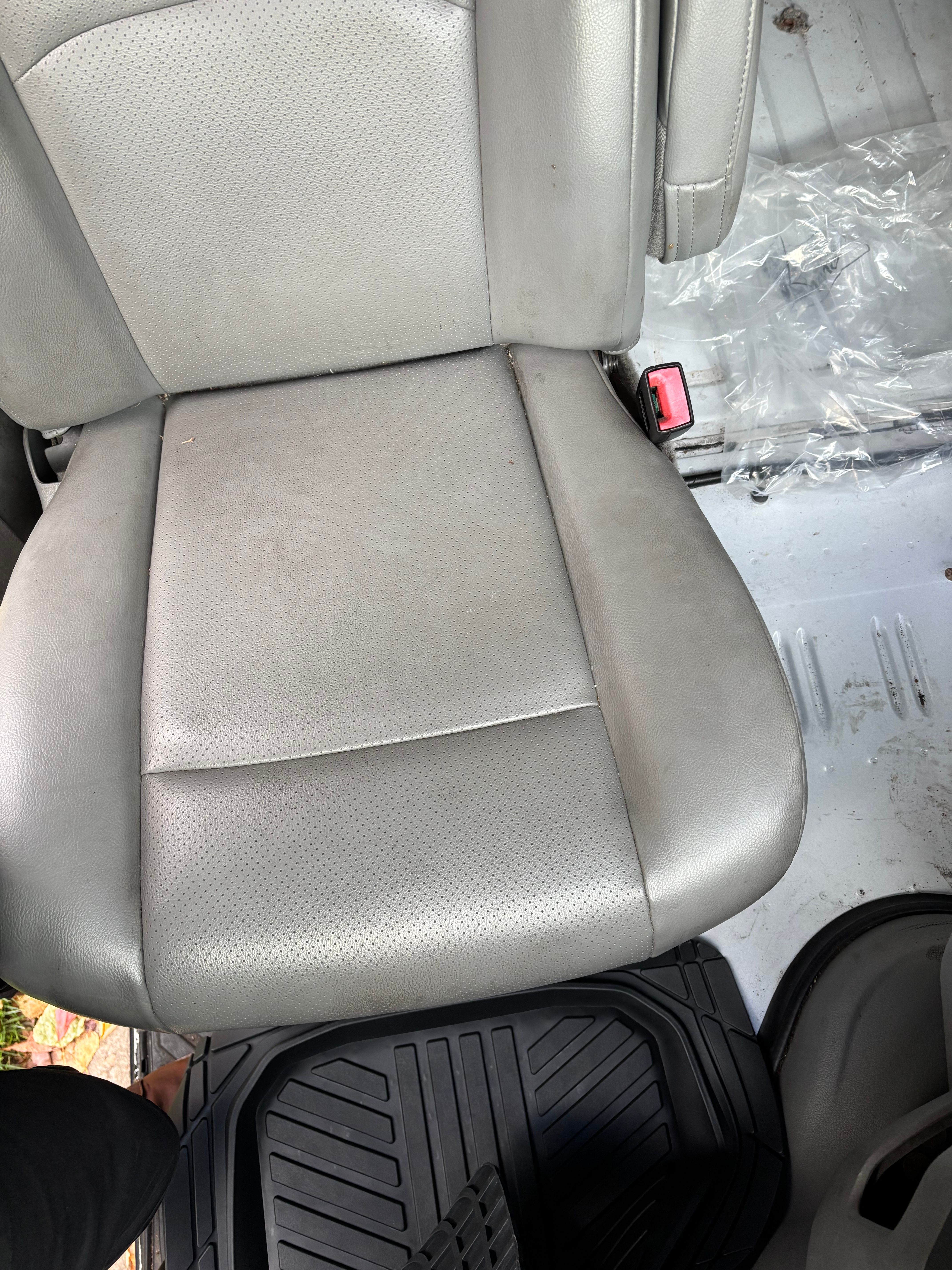 Used 2013 Ford E-250 and Econoline 250 w/ Commercial Cargo Van Pkg RWD image 12