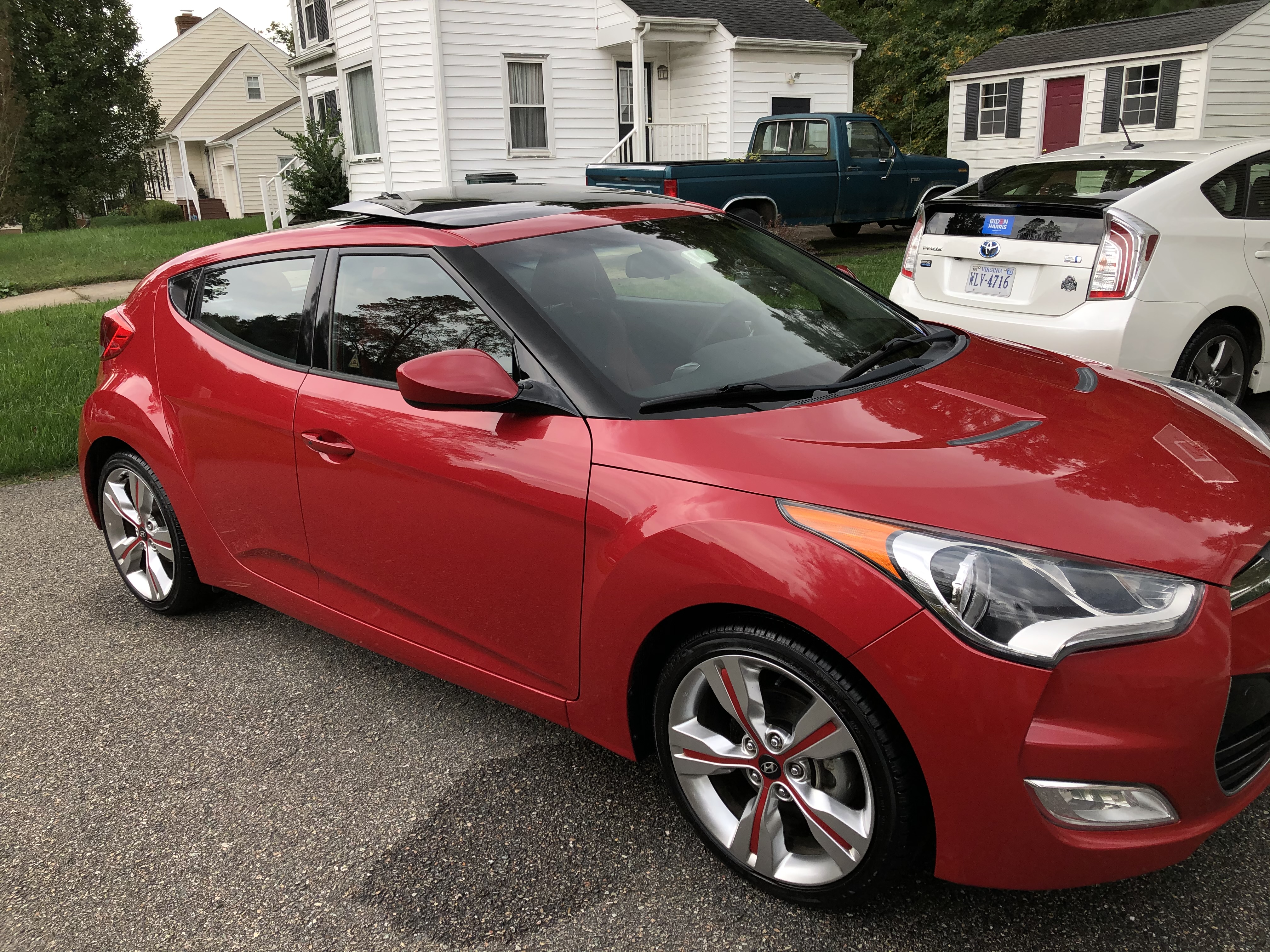 Used 2014 Hyundai Veloster w/ Technology Package 03 FWD image 6