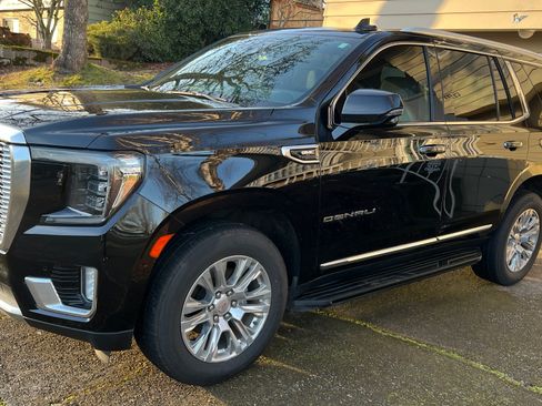 Used 2021 GMC Yukon Denali image 1