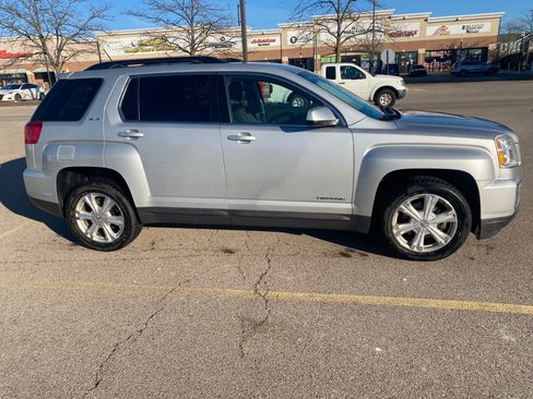 Used 2017 GMC Terrain SLE w/ Convenience Package image 5