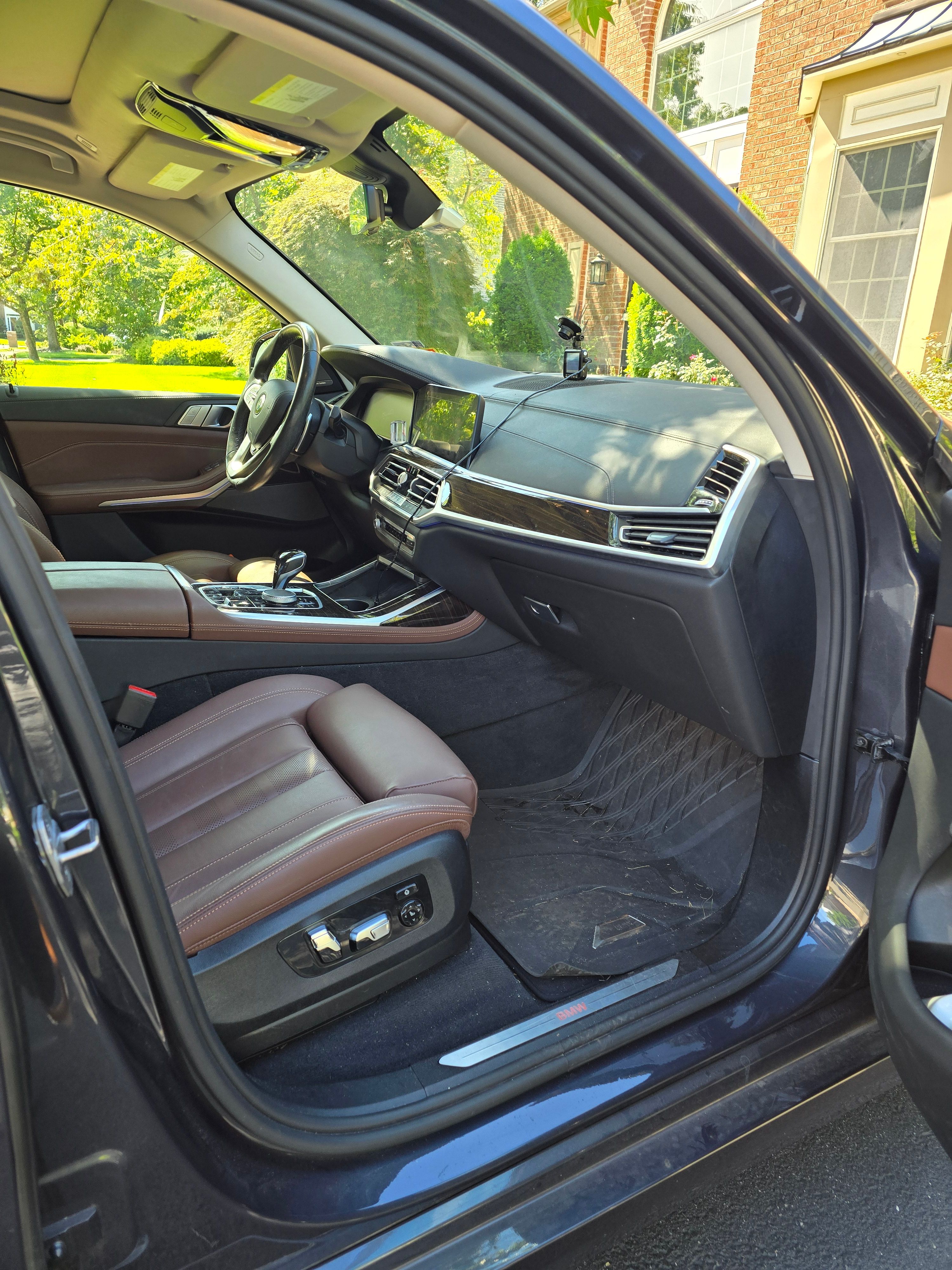 Used 2021 BMW X7 xDrive40i w/ Premium Package AWD/4WD image 11