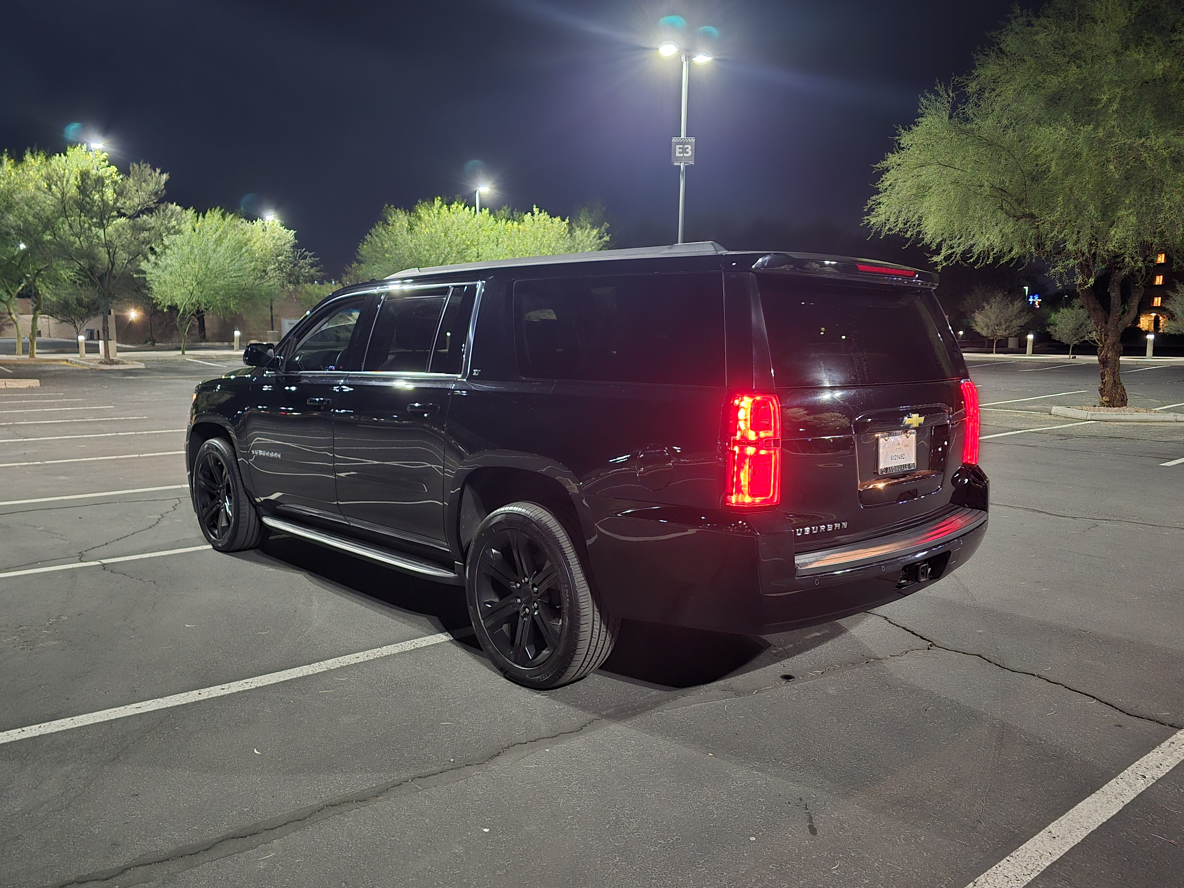 Used 2020 Chevrolet Suburban LT AWD/4WD image 2