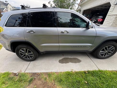 Used 2017 Jeep Grand Cherokee Limited w/ Trailer Tow Group IV image 4