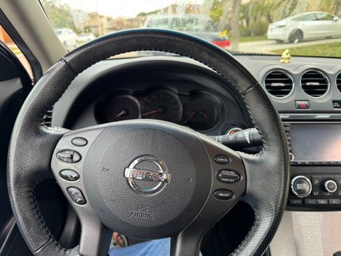 Used 2010 Nissan Altima 2.5 SL w/ Technology Pkg image 5