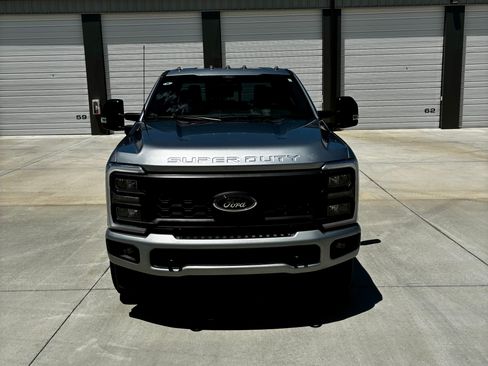 Used 2024 Ford F250 XLT w/ XLT Premium Package AWD/4WD image 2