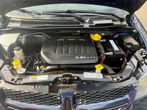 Used 2014 Dodge Grand Caravan R/T image 16