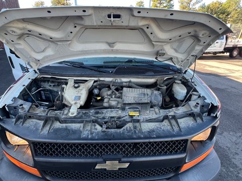 Used 2011 Chevrolet Express 1500 AWD w/ Power Package image 10