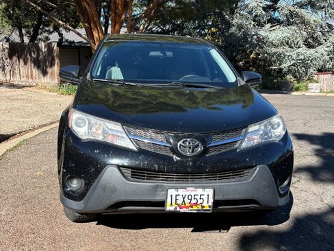 Used 2015 Toyota RAV4 LE image 2