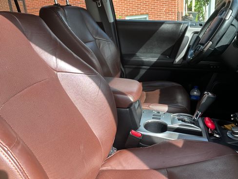 Used 2014 Toyota 4Runner Limited AWD/4WD image 9
