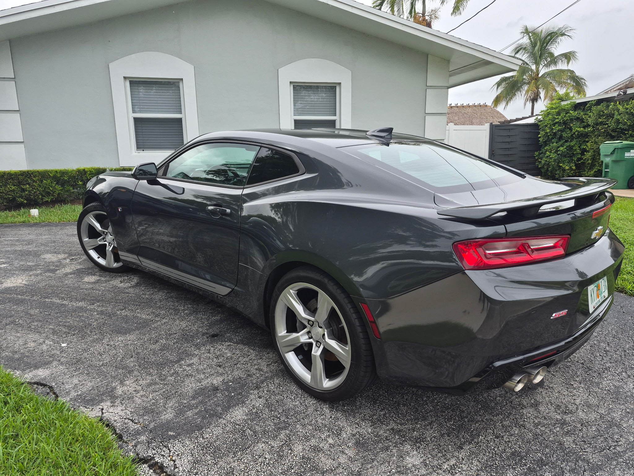 Used 2018 Chevrolet Camaro SS RWD image 5