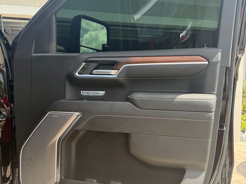 Used 2025 GMC Sierra 1500 Denali w/ Denali Reserve Package image 16