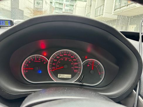 Used 2010 Subaru Impreza 2.5i image 8