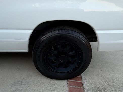 Used 2014 Ford E-150 and Econoline 150 Wagon image 12