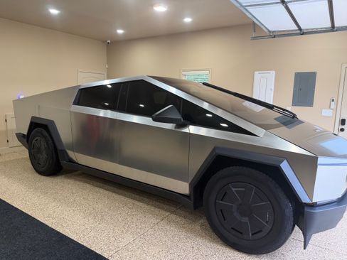 Used 2025 Tesla Cybertruck Cyberbeast AWD/4WD image 1