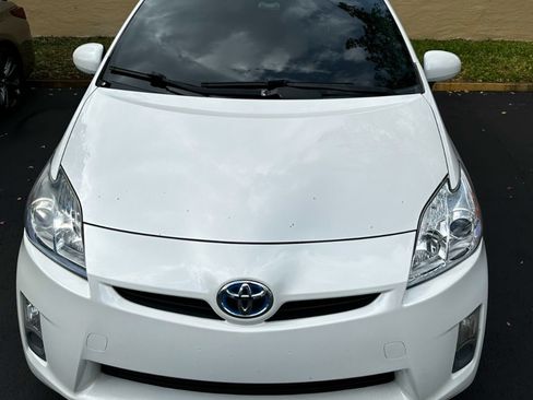 Used 2011 Toyota Prius Three image 1