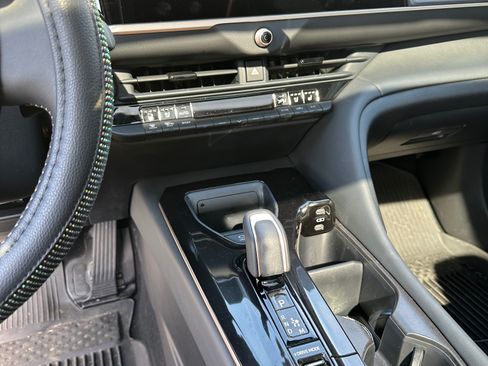 Used 2025 Toyota Crown Platinum image 12