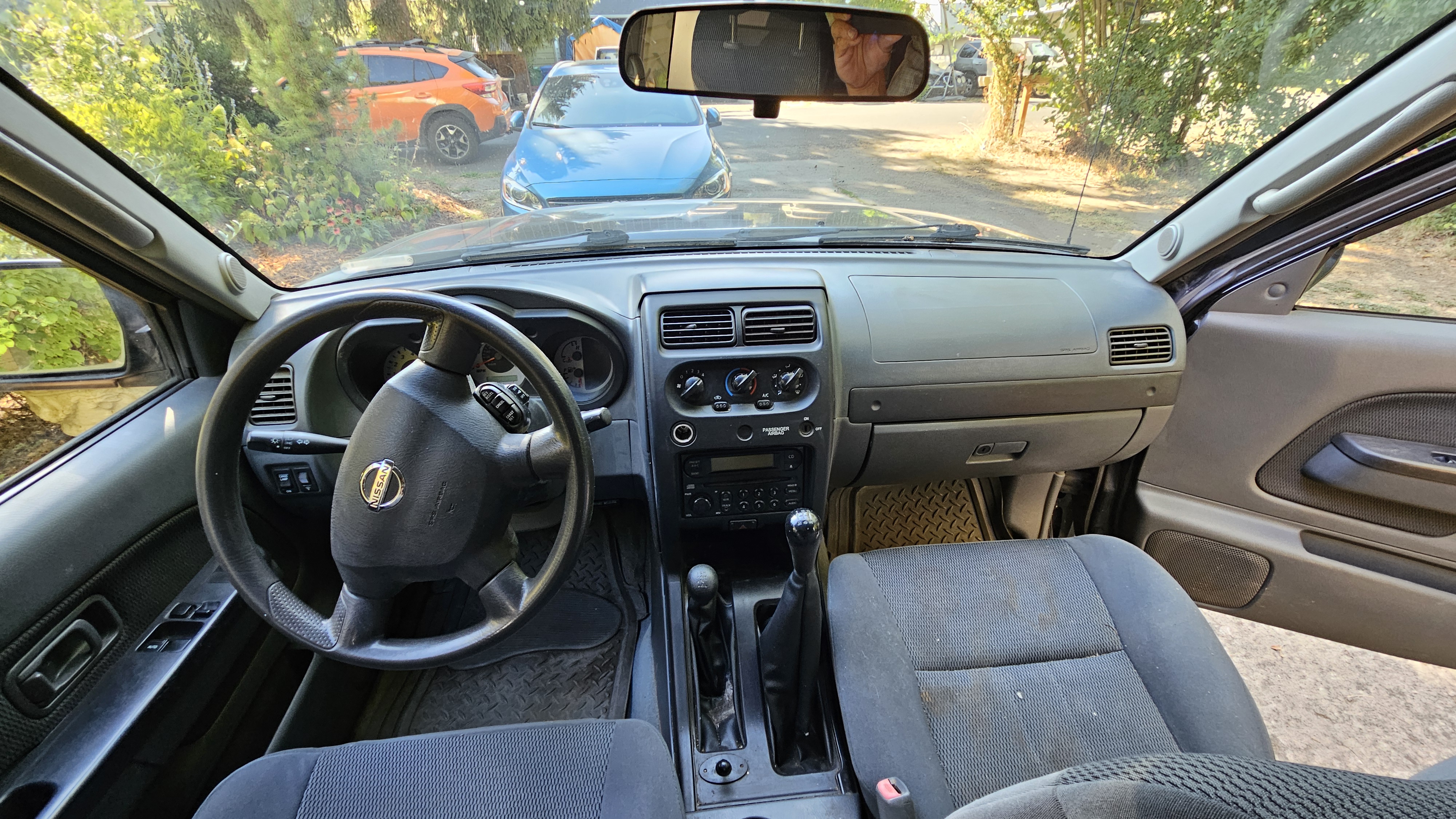 Used 2004 Nissan Frontier XE Desert Runner w/ (VTP) Value Truck Pkg AWD/4WD image 4