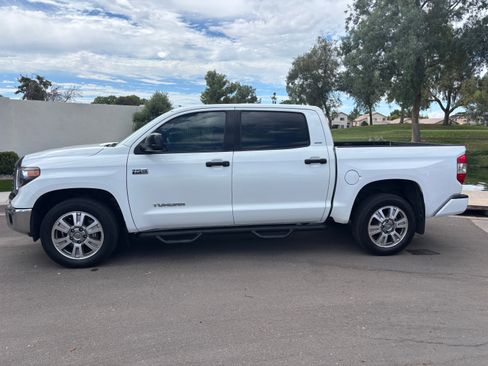 Used 2019 Toyota Tundra SR5 w/ SR5 Convenience Package RWD image 5