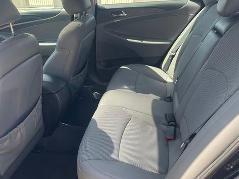 Used 2013 Hyundai Sonata SE w/ Navigation & Sunroof Pkg FWD image 11