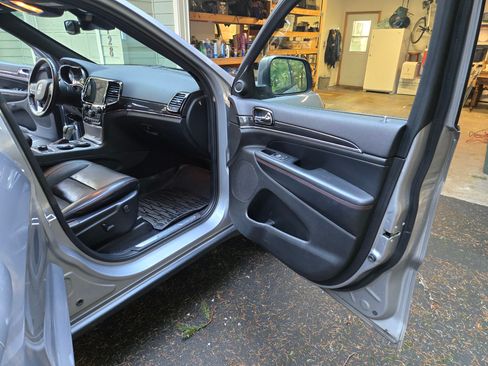 Used 2019 Jeep Grand Cherokee Trailhawk w/ Trailhawk Luxury Group image 18