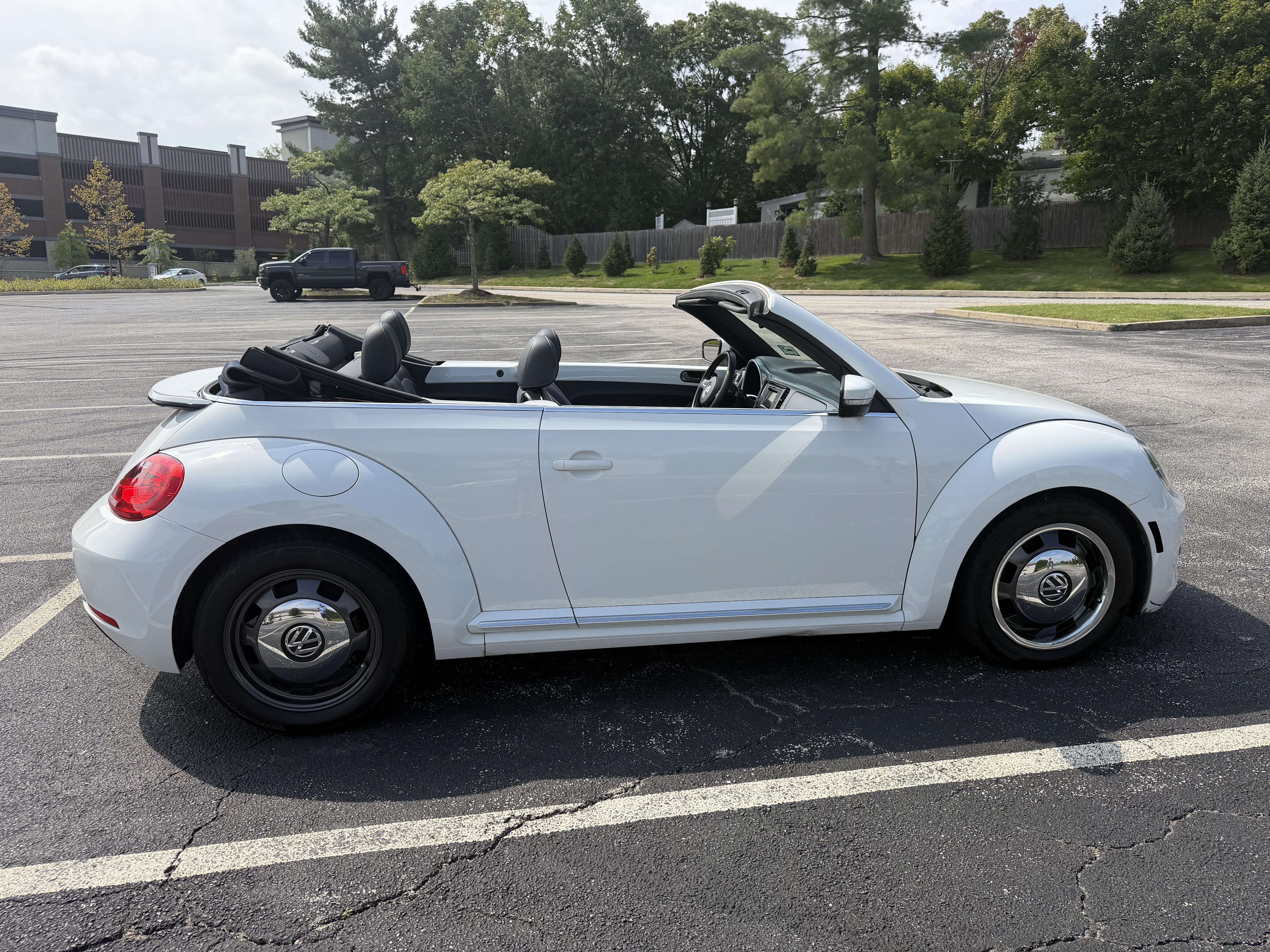 Used 2016 Volkswagen Beetle 1.8T Denim FWD image 19