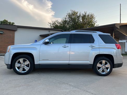 Used 2015 GMC Terrain SLT AWD/4WD image 2