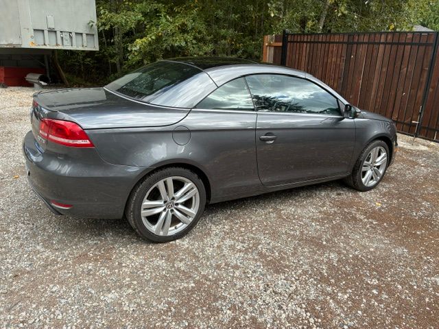 Used 2015 Volkswagen Eos Executive FWD image 5