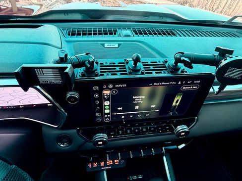 Used 2025 GMC Canyon Denali image 22