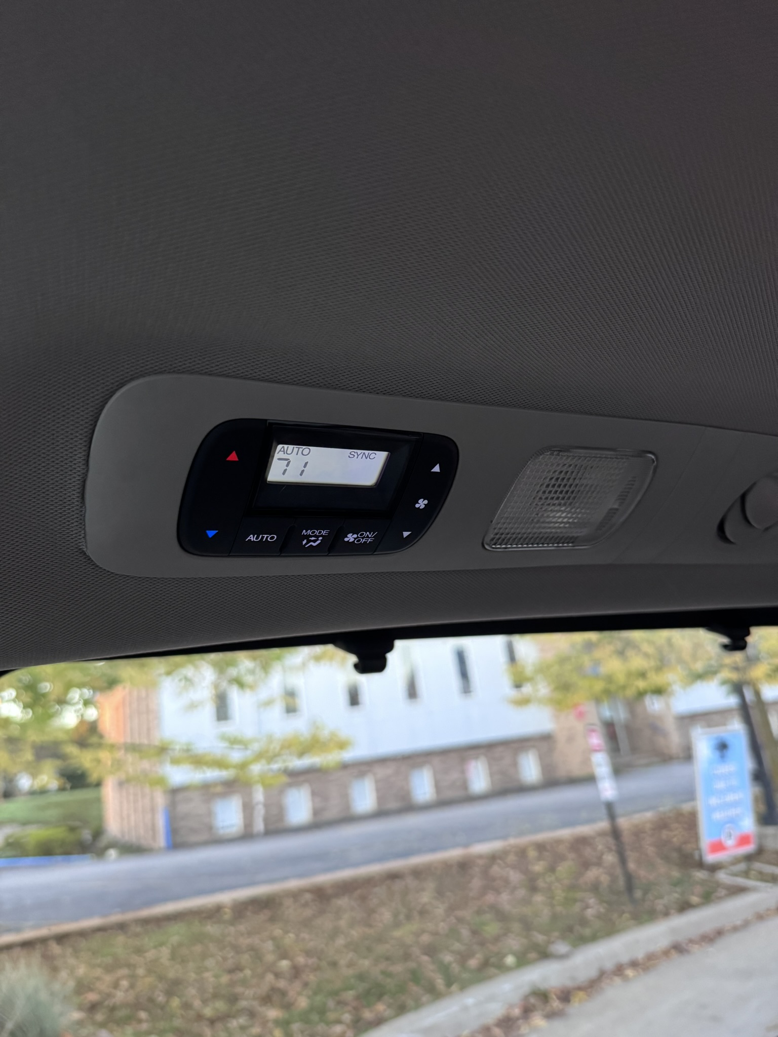 Used 2014 Honda Odyssey Touring Elite image 15