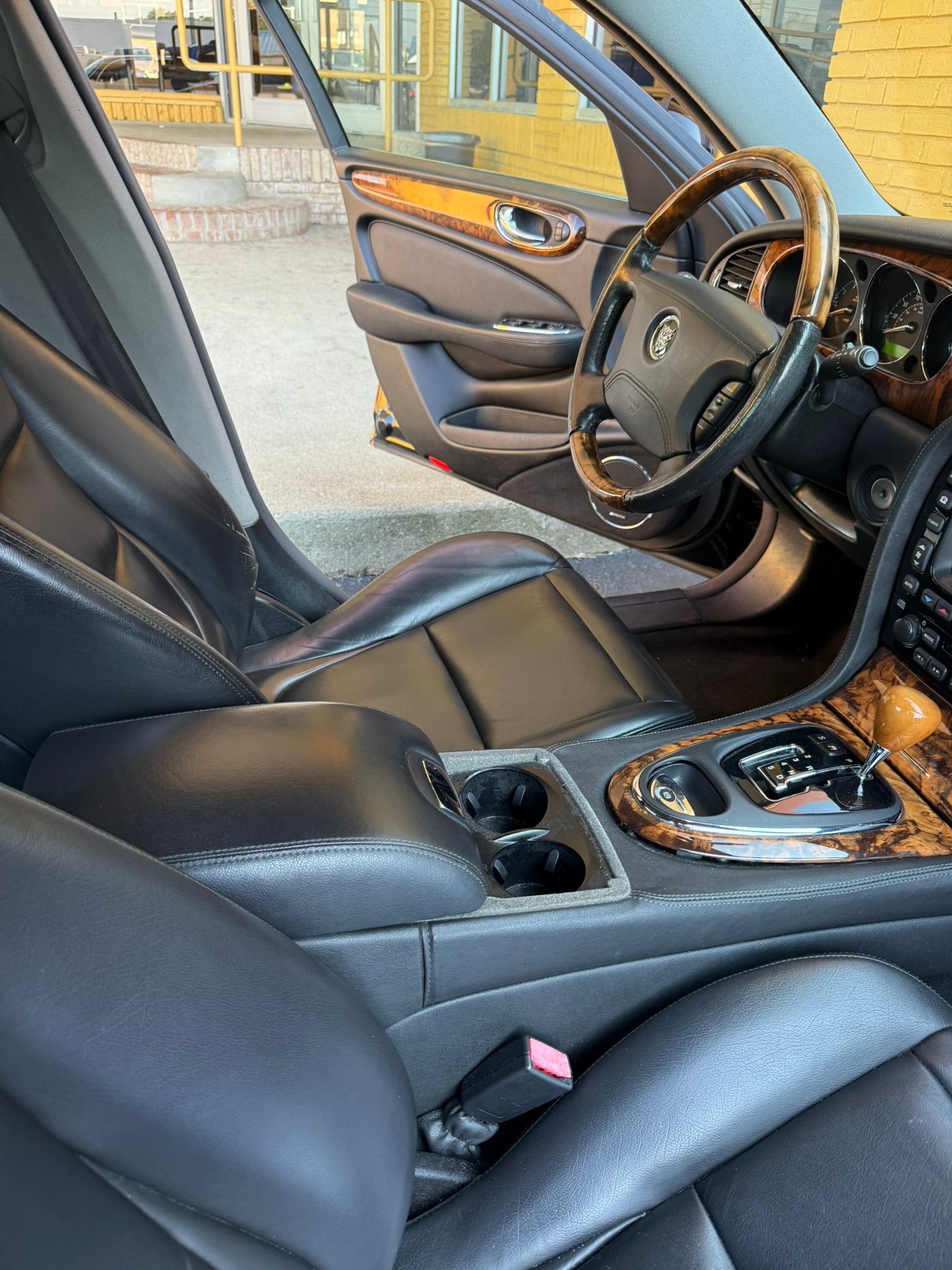 Used 2004 Jaguar XJ8 RWD image 23