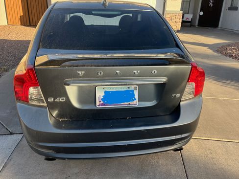 Used 2011 Volvo S40 T5 R-Design image 5