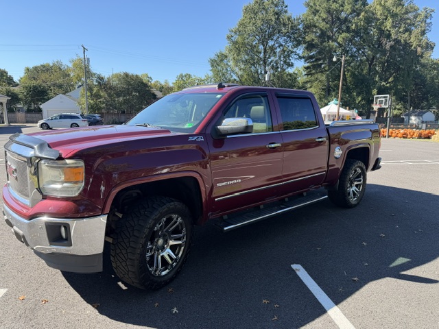 Used 2014 GMC Sierra 1500 SLT w/ Driver Alert Package AWD/4WD image 2