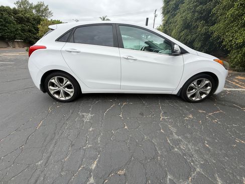 Used 2014 Hyundai Elantra GT w/ Option Group 02 FWD image 19