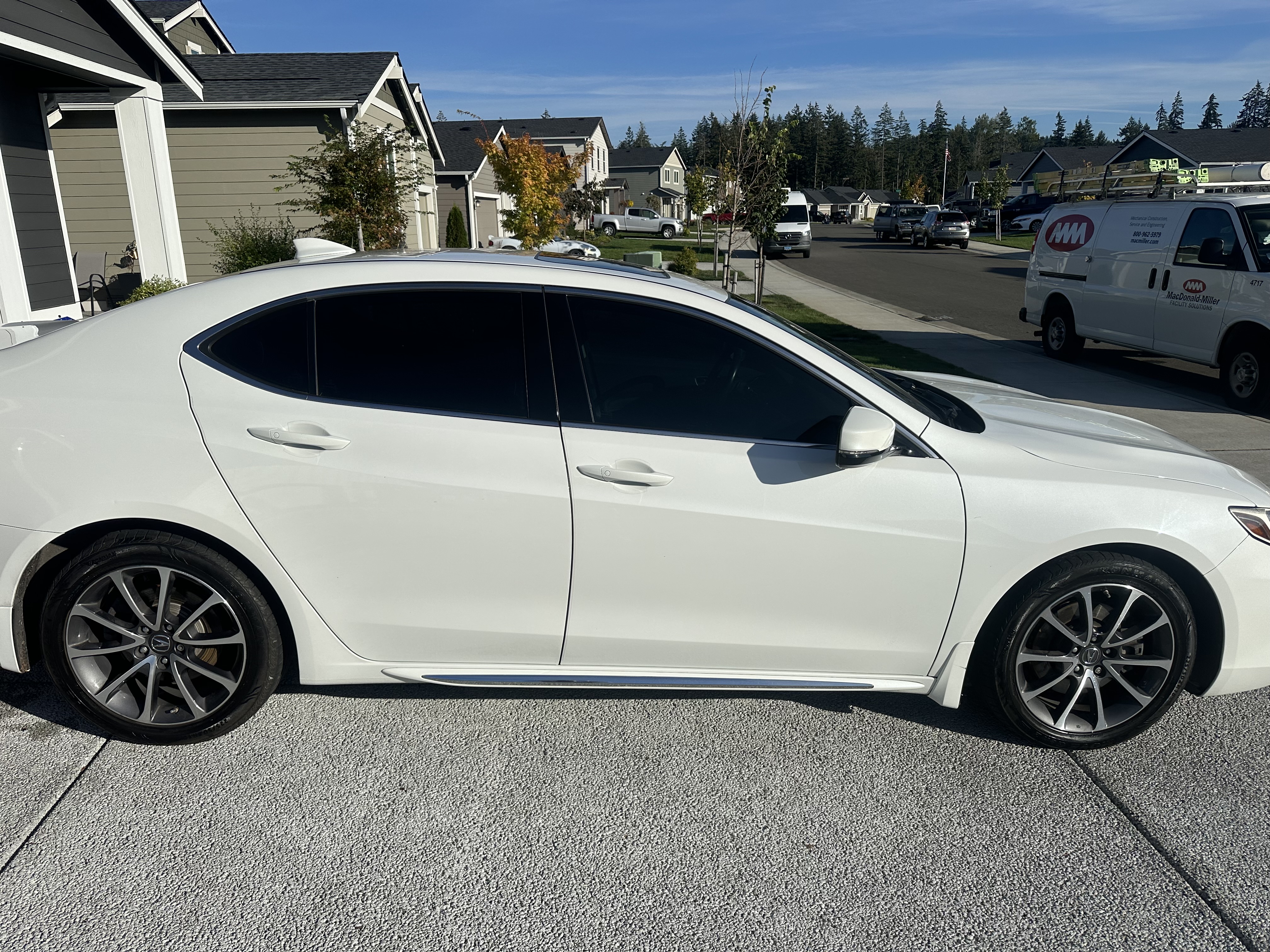 Used 2018 Acura TLX w/ Technology Package FWD image 1