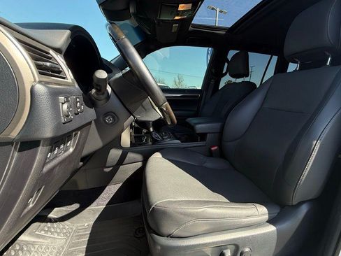 Used 2021 Lexus GX 460 Premium w/ Premium Package image 10