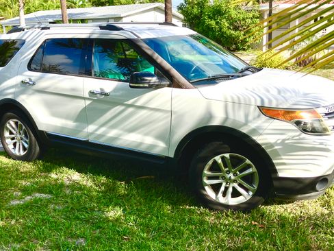 Used 2014 Ford Explorer XLT w/ Equipment Group 202A image 1