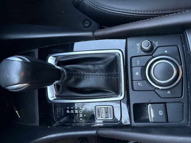 Used 2018 MAZDA MAZDA3 Touring FWD image 13