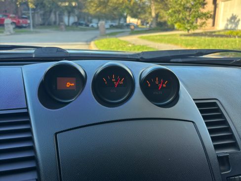 Used 2007 Nissan 350Z Enthusiast RWD image 17