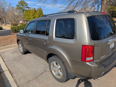 Used 2011 Honda Pilot EX-L image 2