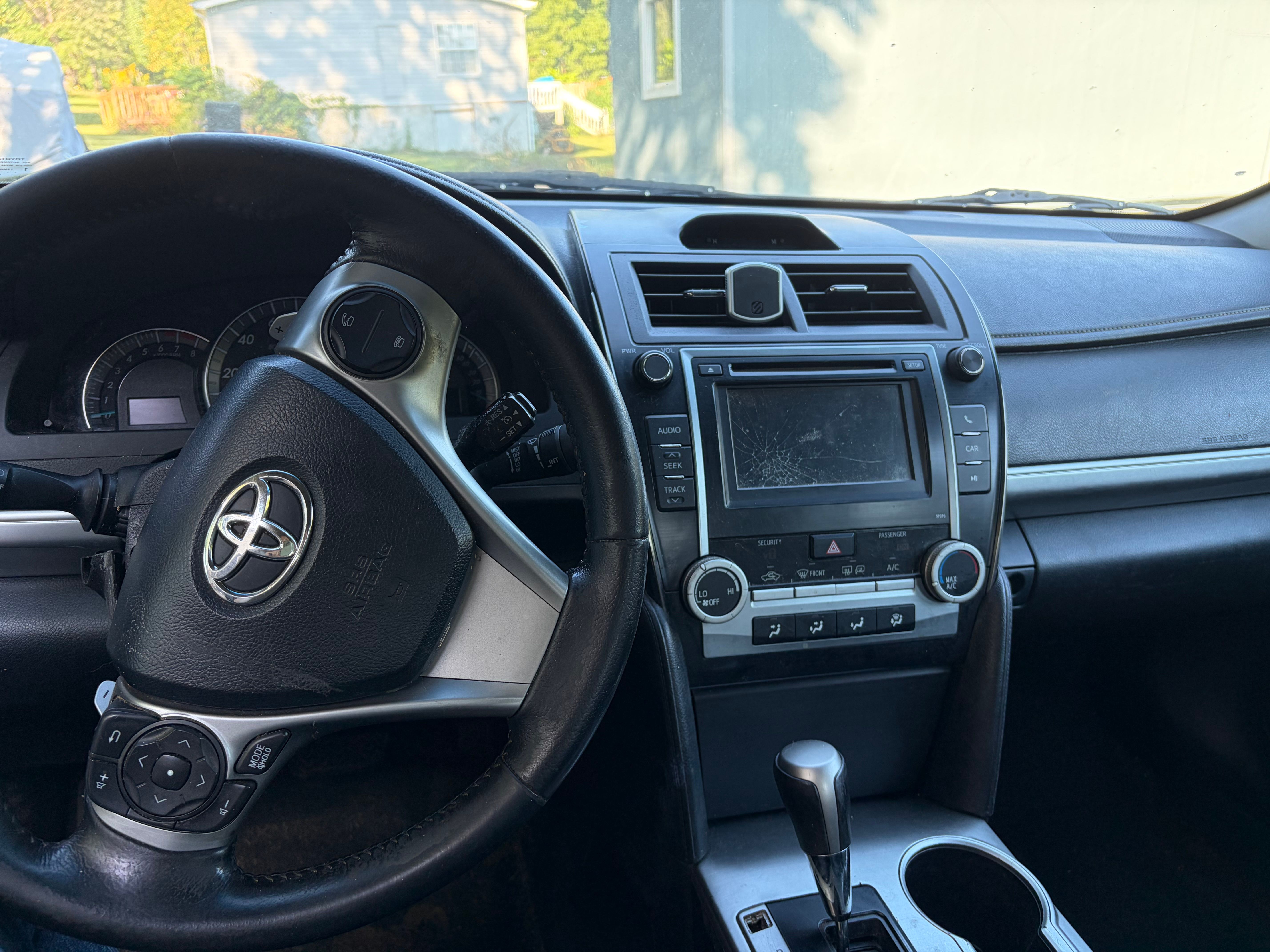 Used 2013 Toyota Camry SE FWD image 5
