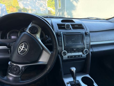 Used 2013 Toyota Camry SE FWD image 5